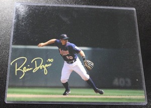 lot 58 image: Minnesota Twins Brian Dozier 8x10 Autograph Photo