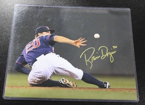 lot 60 image: Minnesota Twins Brian Dozier 8x10 Autograph Photo
