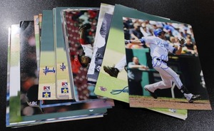 lot 87 image: MLB Baseball Bulk Autograph 8x10 Photo Lot  75 Autograph Photos