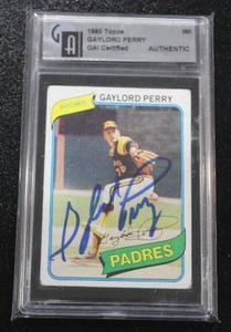 lot 140 image: 1980 Topps Gaylord Perry #280 GAI Certified Autograph Card