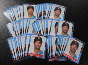 lot 254 image: 1988 Donruss Roberto Alomar Rookie Card Lot  50 Rookie Cards