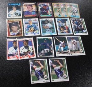 lot 272 image: Multi Year Baseball In Person Autograph Lot  18 Cards