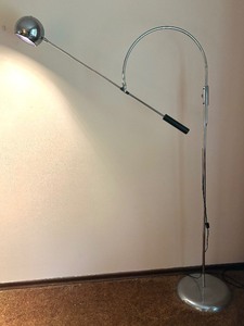lot 58 image: Robert Sonneman Style Orbiter Chrome Floor Lamp