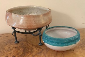 lot 67 image: Pretty Pottery Bowls