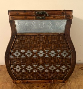 lot 103 image: Decorative Hinged Basket