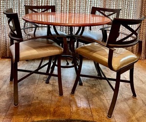 lot 10 image: Pretty Wood Topped Dining Table with Four Metal Framed Chairs