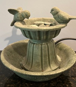 lot 86 image: Petite Bird Tabletop Fountain