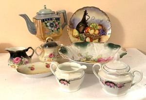 lot 135 image: Variety of Vintage Fine Floral China