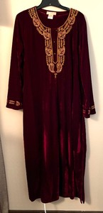 lot 220 image: Vintage La Cera Gown