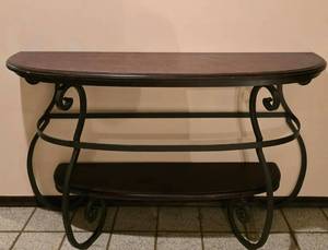 lot 18 image: Elegant Console Table