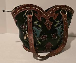 lot 35 image: American West Leather Handbag