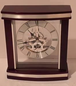 lot 41 image: Howard Miller Table-Top Clock