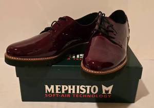 lot 42 image: Pair of New Mephisto Oxfords
