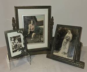 lot 43 image: Collection of Vintage Frames & Photos