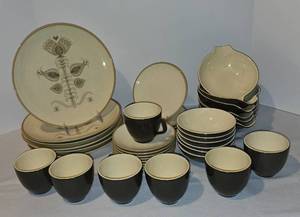 lot 45 image: Franciscan Earthenware Set