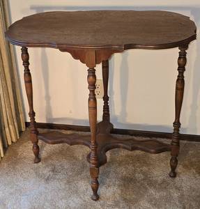 lot 50 image: Scalloped Edge Occasional Table