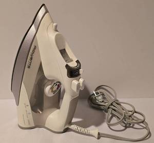 lot 152 image: Rowenta Steam Iron