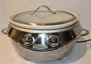 lot 162 image: Large Calphalon Slow Cooker