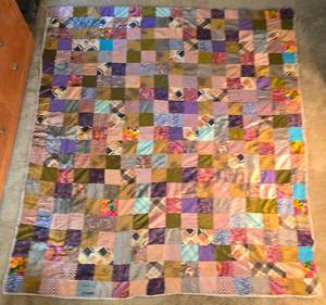 lot 172 image: Vintage Handcrafted Silky Quilt
