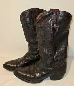 lot 175 image: Womens Dan Post Cowboy Boots