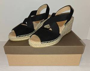 lot 240 image: New in Box Kanna Chiara Sandals
