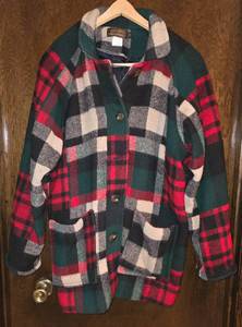 lot 243 image: Womens Eddie Bauer Jacket