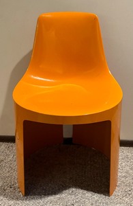 lot 271 image: Vintage Umbo Orange Molded Resin Chair