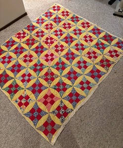 lot 314 image: Vibrant Vintage Quilt