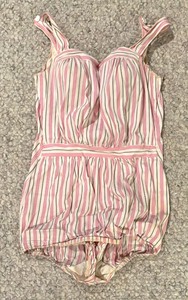 lot 318 image: Vintage Rose Marie Reid Swim Suit