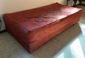 lot 325 image: Vintage Backless Sofa  Daybed  Couch