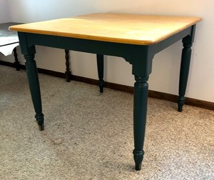 lot 326 image: Dining Table