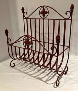 lot 331 image: Vintage Literature Stand