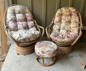 lot 364 image: Vintage Lane Rattan Chairs with Ottoman