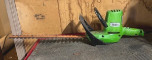 lot 381 image: Sears 16 Inch Hedge Trimmer