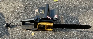 lot 354 image: Electric 2.5 HP Chainsaw