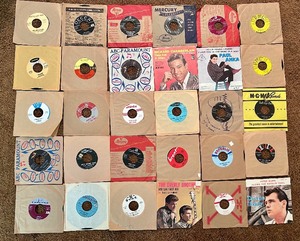 lot 298 image: Lot of Vintage 45 Vinyl Records