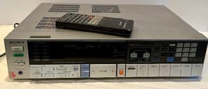 lot 200 image: Sony Receiver