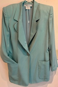 lot 205 image: Pretty Light Green Tahari Blazer