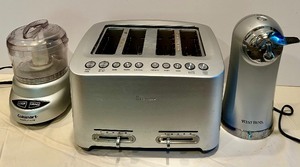 lot 208 image: Toaster, Chopper and Can Opener