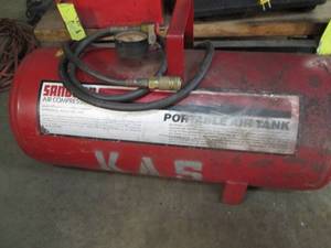 lot 41 image: Sanborn Portable air tank...