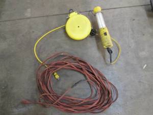 lot 42 image: Mountable Retractable cord reel, tr...