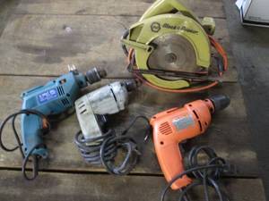 lot 66 image: Trio of 38 electric drills and Bl...