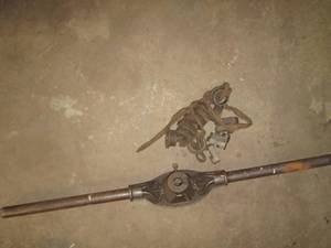 lot 72 image: Heavy duty pipe threader and misc a...