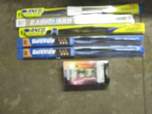 lot 76 image: 21in and 24in replacement wiper bla...