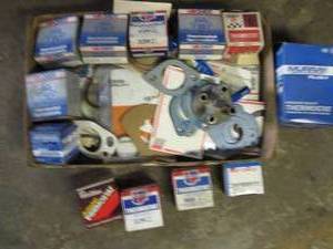 lot 78 image: Assortment of Car Quest and other b...