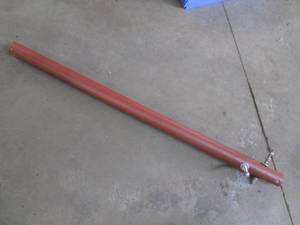 lot 85 image: Metal building jack post...