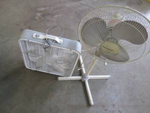 lot 103 image: Freestanding oscillating fan plus b...