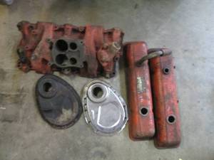 lot 108 image: Small black chevy intake manifold, ...