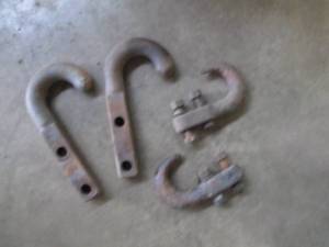 lot 112 image: Variety of Chevy truck front tow ho...