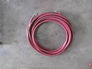 lot 129 image: 300 PSI Air hose...